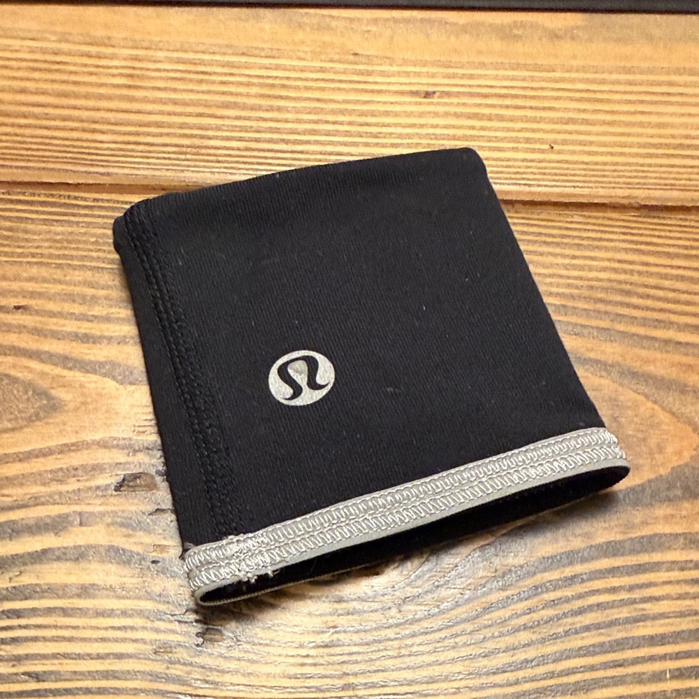 NWOT lululemon athletica wrist cuff key holder